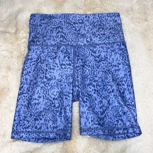 Athleta Elation Shorts 7”
